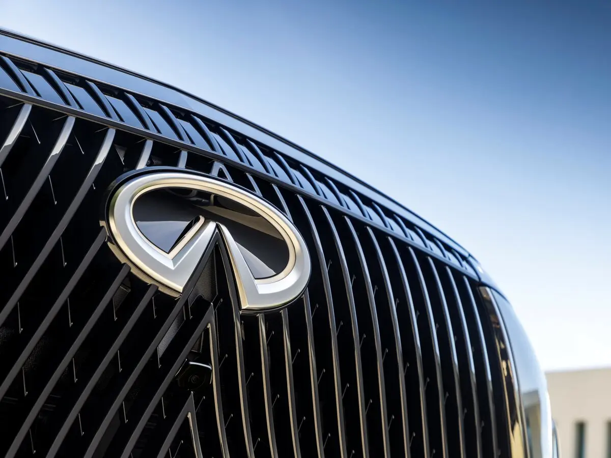 Infiniti QX80 II Внедорожник 5 дв. — 照片 14