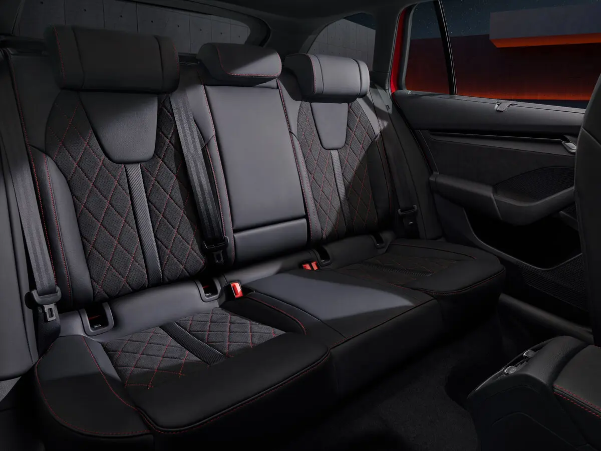 Skoda Octavia RS IV Рестайлинг Универсал 5 дв. — сүрөт 8