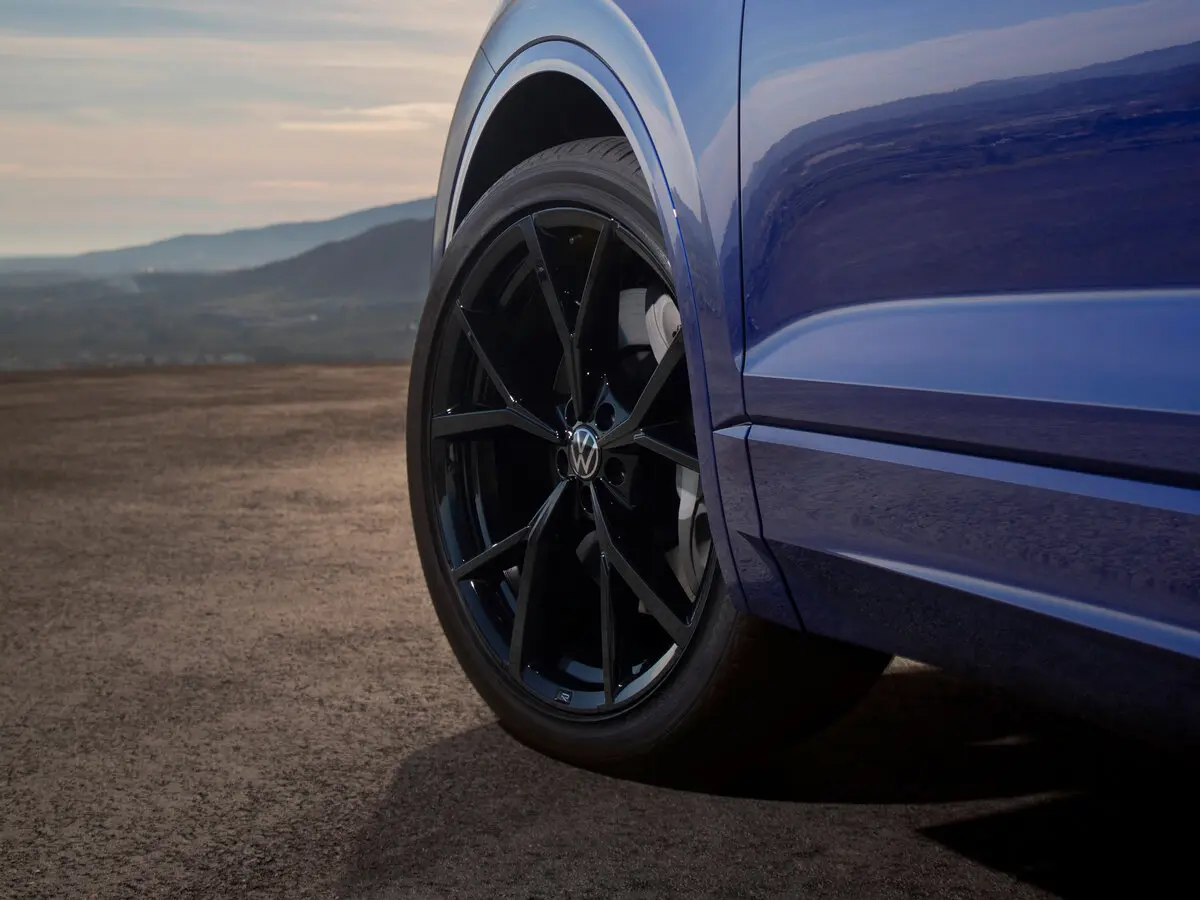 Volkswagen Touareg R III Внедорожник 5 дв. — сүрөт 13