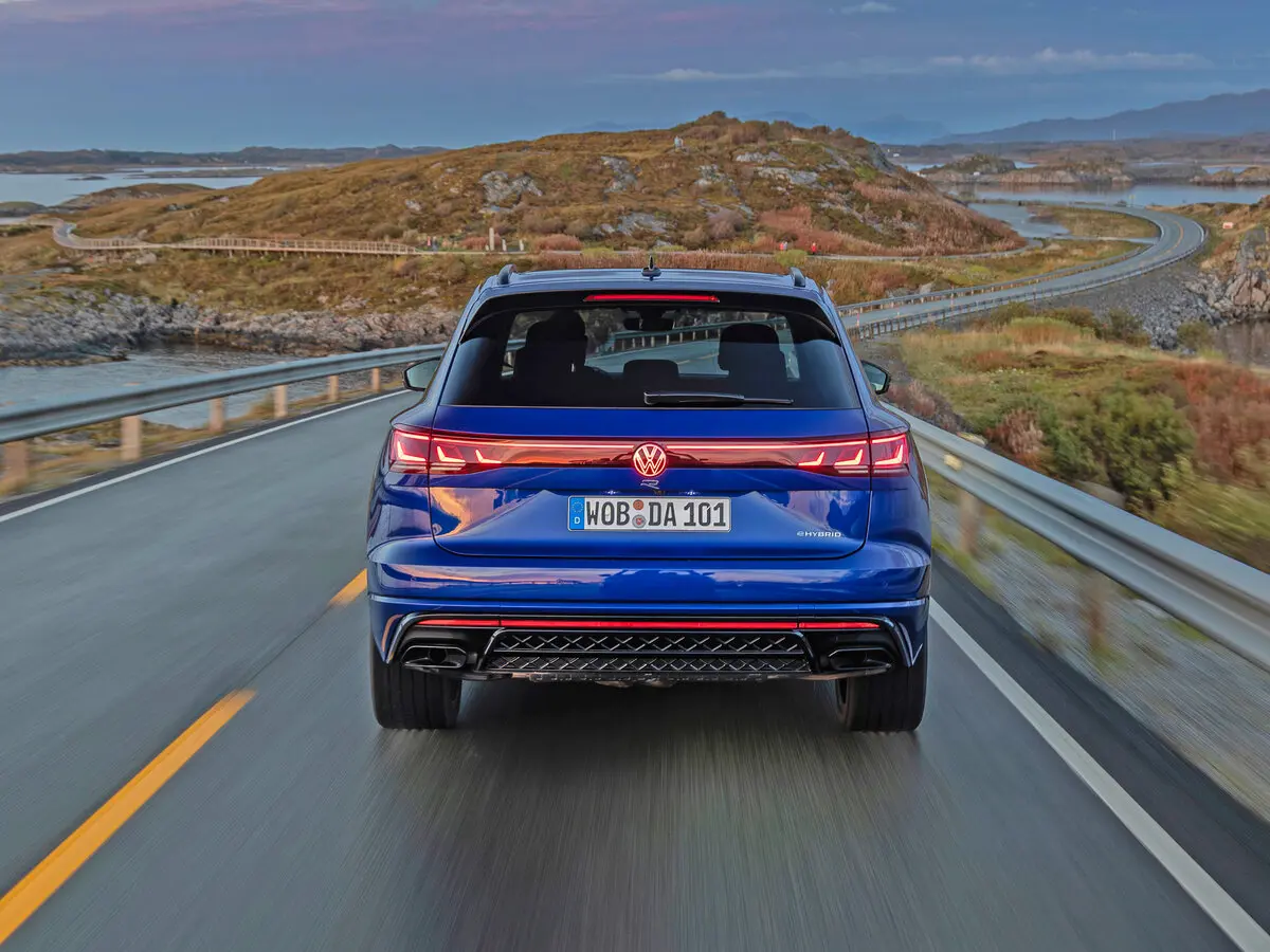 Volkswagen Touareg R III Рестайлинг Внедорожник 5 дв. — сүрөт 4