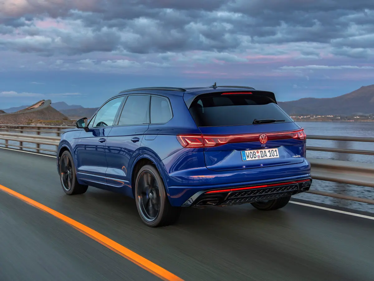 Volkswagen Touareg R III Рестайлинг Внедорожник 5 дв. — сүрөт 5