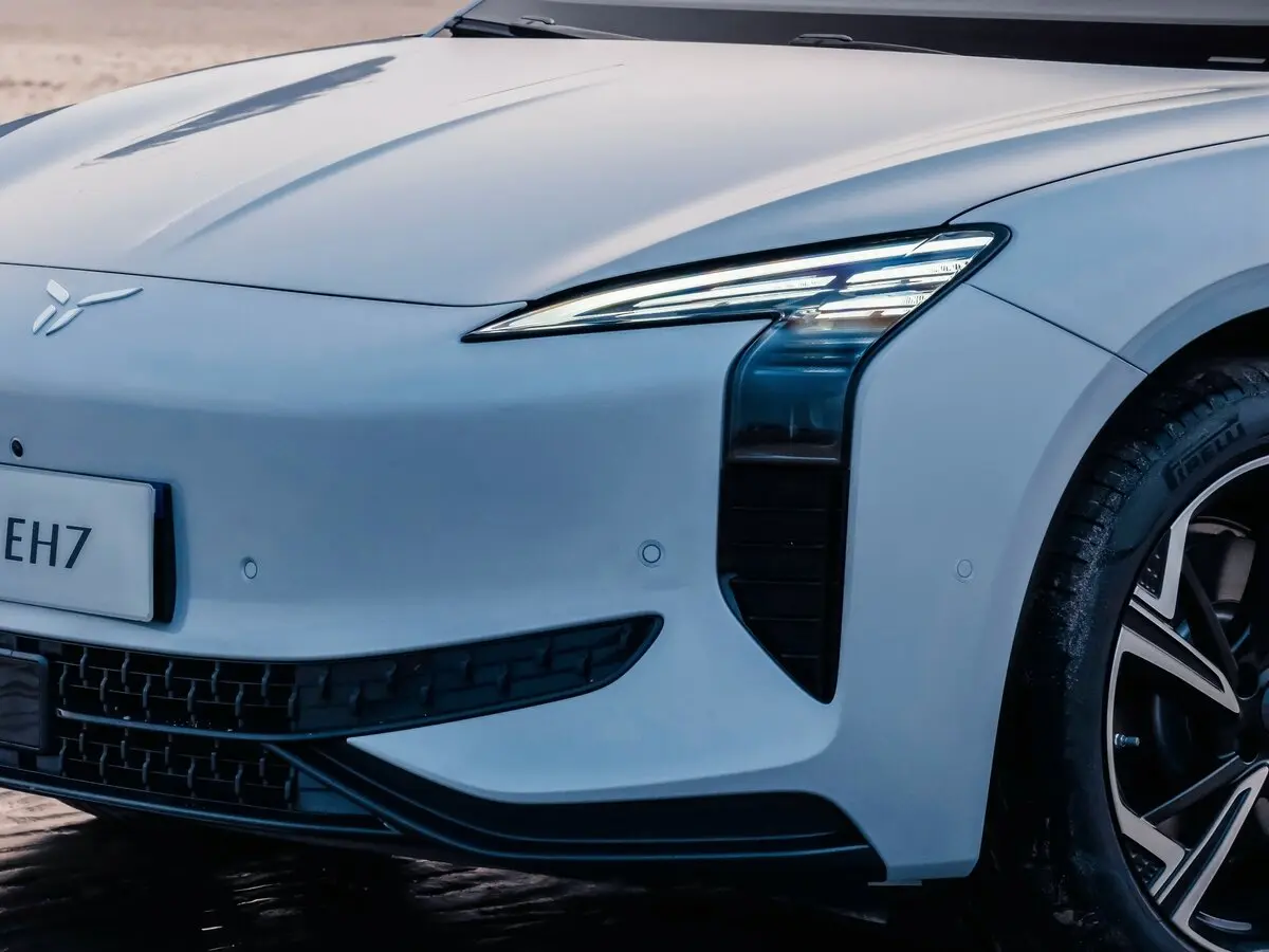 Hongqi EH7 2024 – н.в. Седан — 照片 13