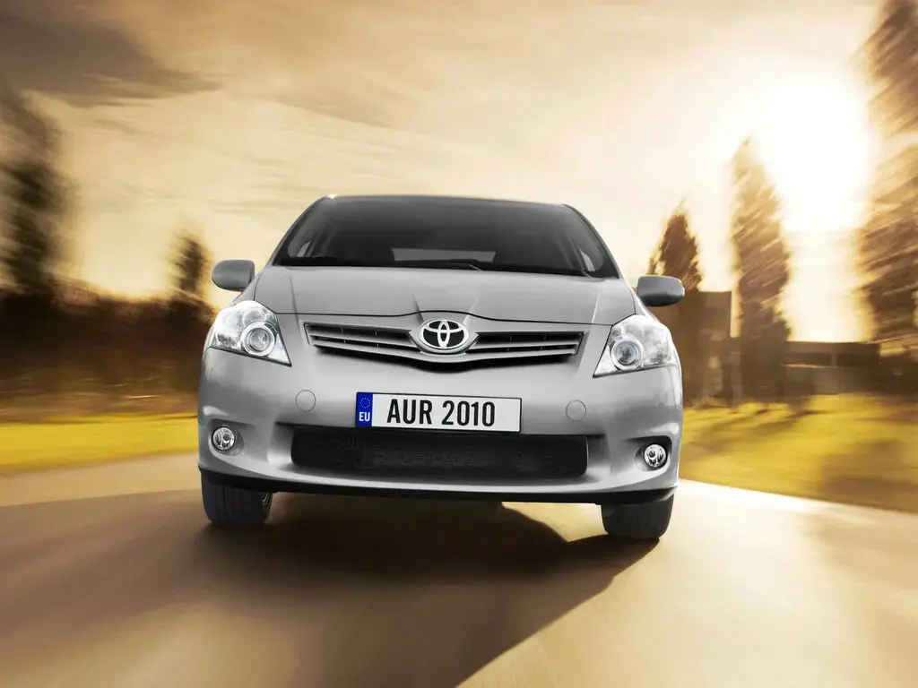 Toyota Auris I Рестайлинг Хэтчбек 3 дв. — photo 2