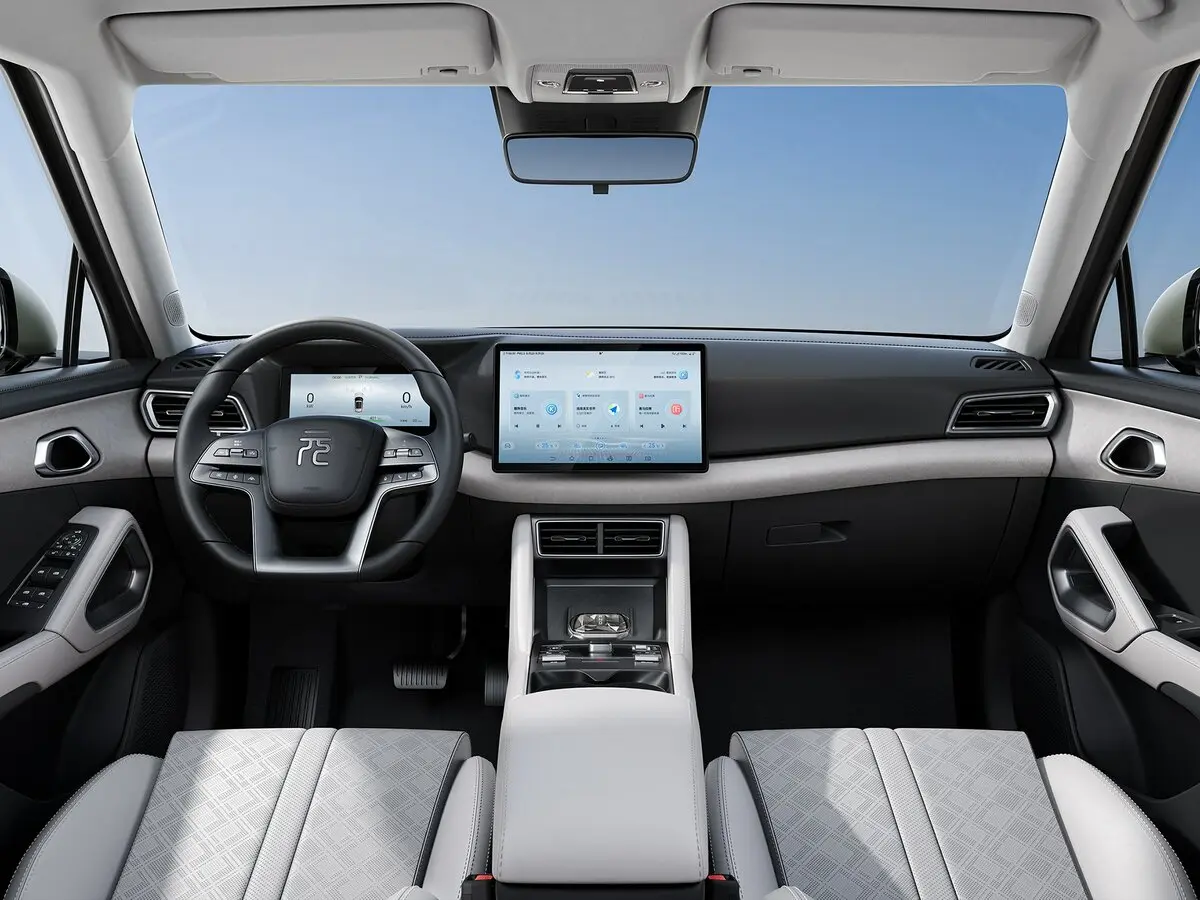 BYD Yuan Up 2024 – н.в. Внедорожник 5 дв. — 照片 6