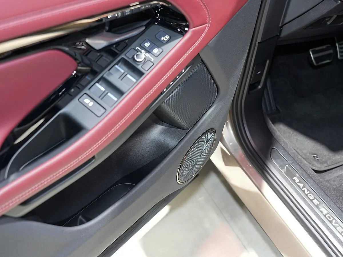 Land Rover Range Rover Evoque II Рестайлинг Внедорожник 5 дв. L — сүрөт 11