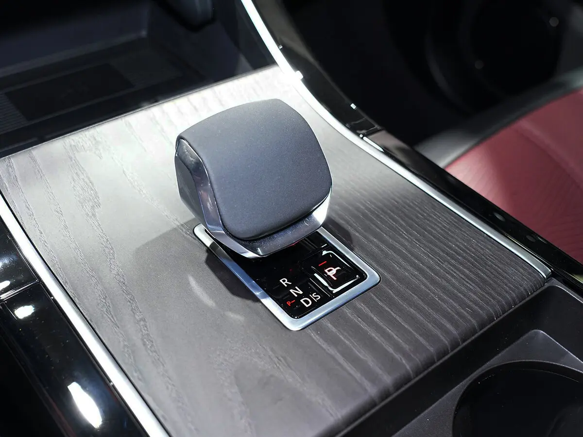 Land Rover Range Rover Evoque II Рестайлинг Внедорожник 5 дв. L — сүрөт 12