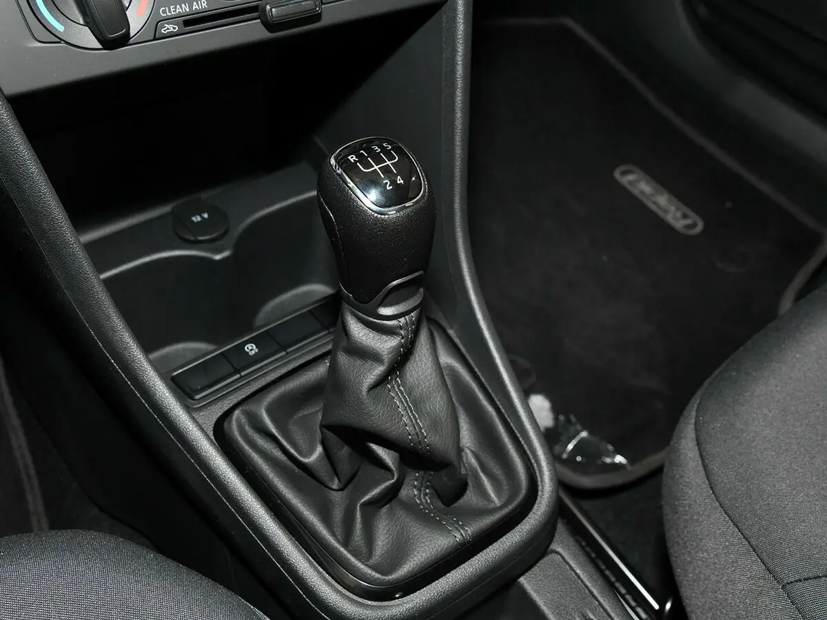 Skoda Rapid I Рестайлинг Седан L — фото 11