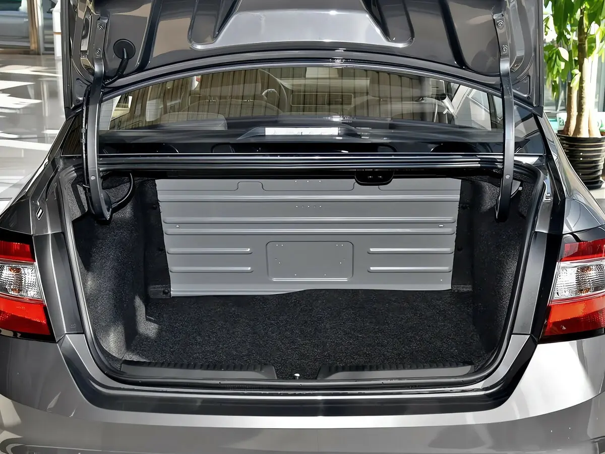 Skoda Rapid I Рестайлинг Седан L — фото 12