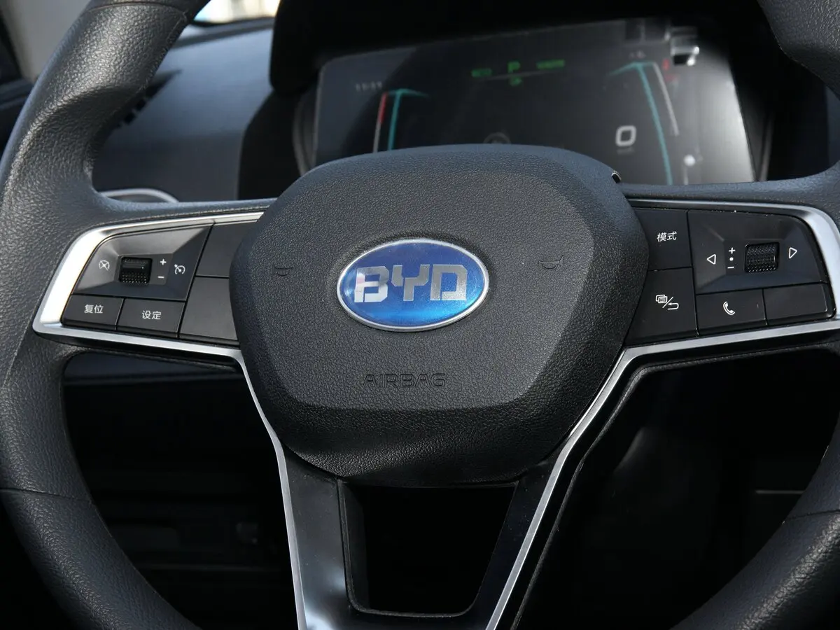 BYD E3 2019 – 2023 Седан — 照片 3