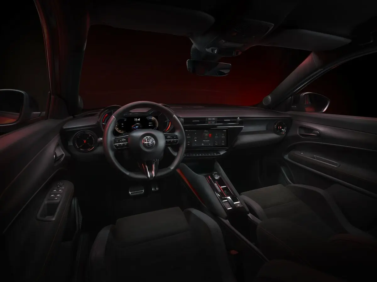Alfa Romeo Junior 2024 – н.в. Внедорожник 5 дв. — сүрөт 7