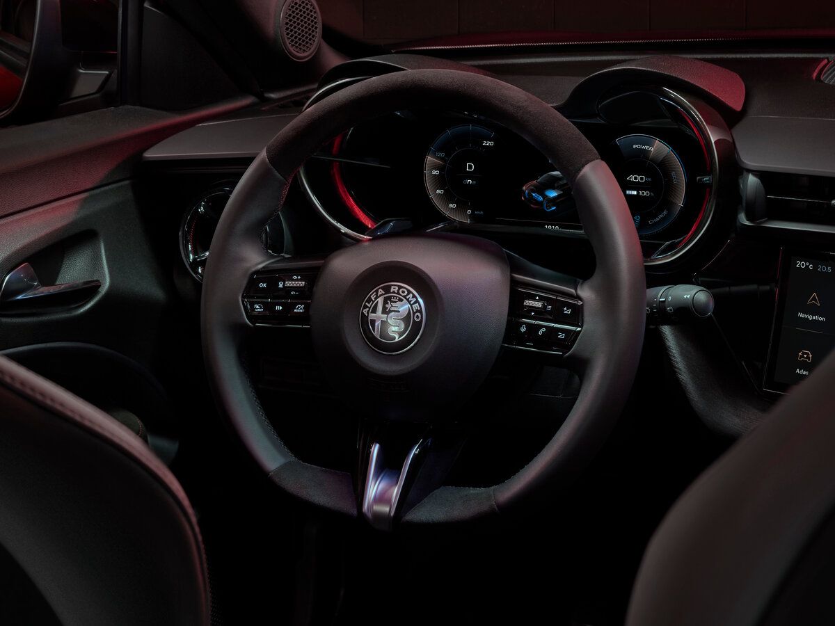 Alfa Romeo Junior 2024 – н.в. Внедорожник 5 дв.