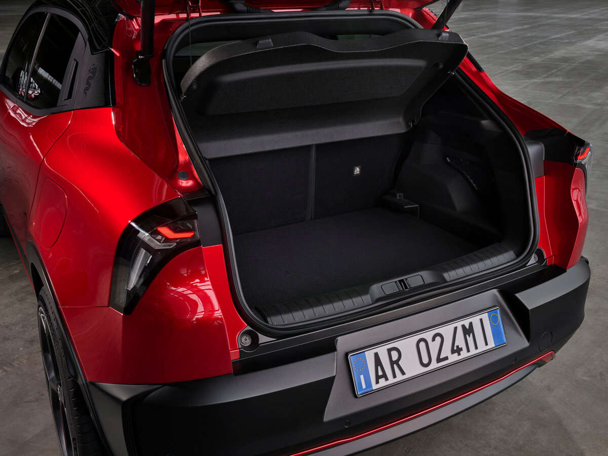 Alfa Romeo Junior 2024 – н.в. Внедорожник 5 дв.