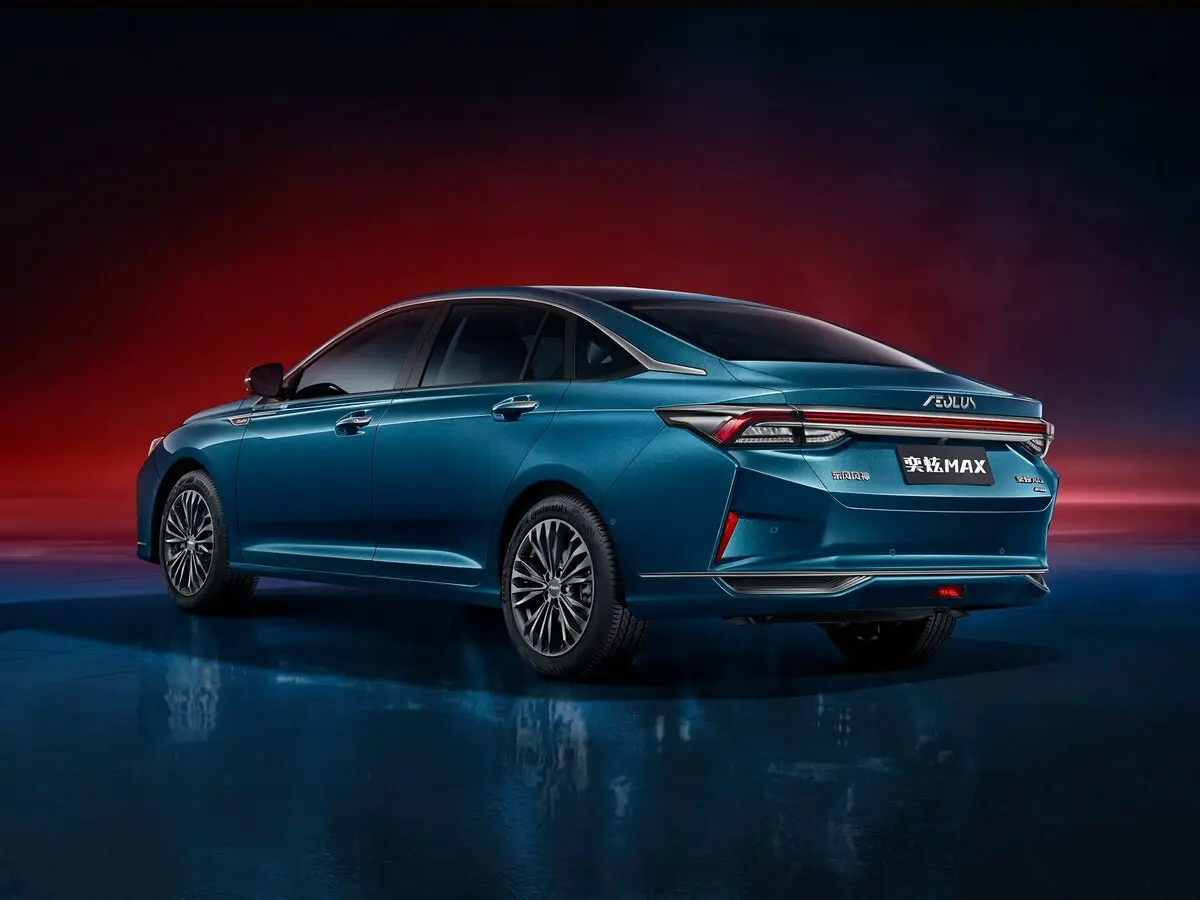 Dongfeng Aeolus Yixuan Max 2021 – н.в. Седан — photo 4