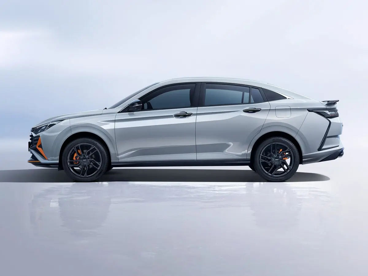 Dongfeng Aeolus Yixuan I Рестайлинг Седан — 照片 2