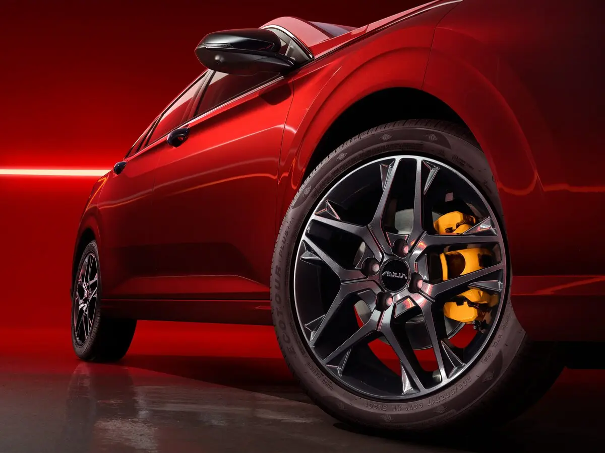 Dongfeng Aeolus Yixuan I Рестайлинг Седан — 照片 12