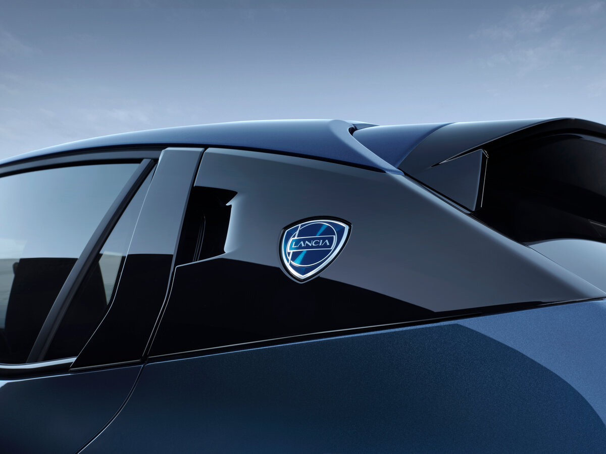 Lancia Ypsilon IV (Type L21) Хэтчбек 5 дв. — фото 13