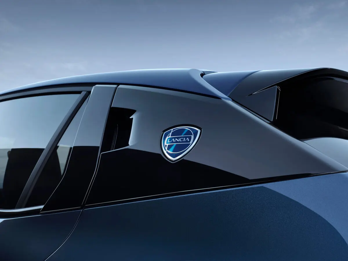 Lancia Ypsilon IV (Type L21) Хэтчбек 5 дв. — 照片 13