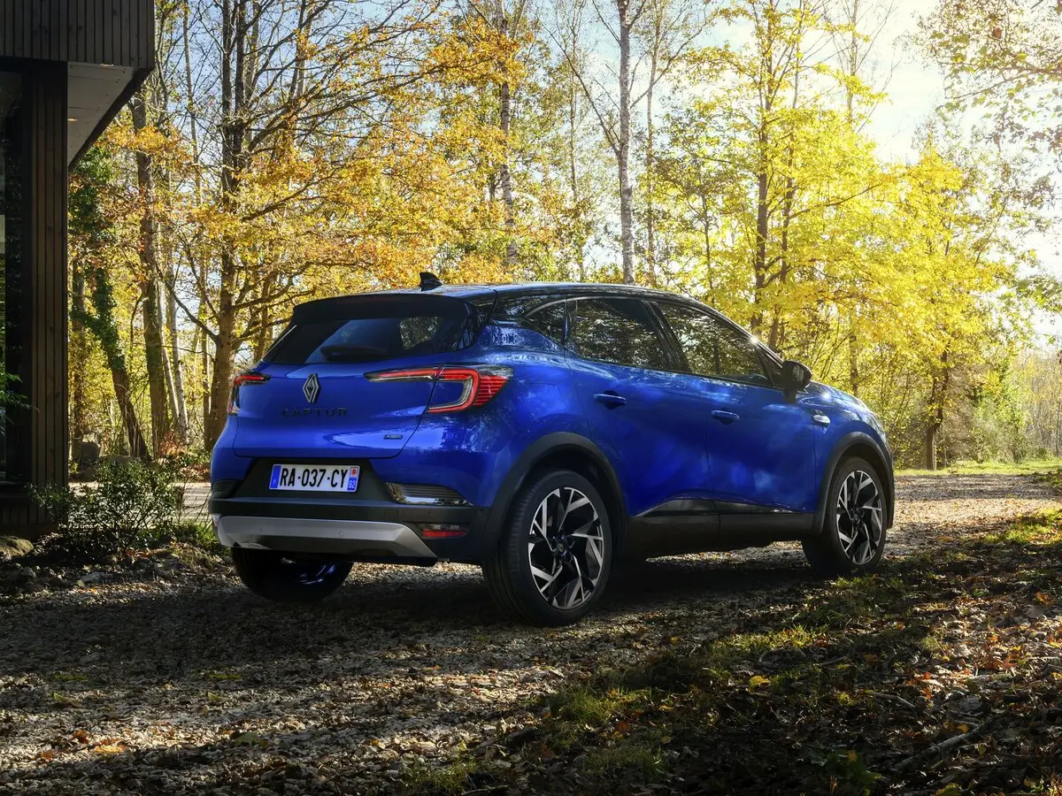 Renault Captur II Рестайлинг Внедорожник 5 дв. — photo 5