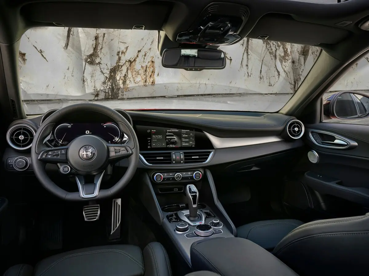 Alfa Romeo Giulia II (952) Рестайлинг 2 Седан — сүрөт 5