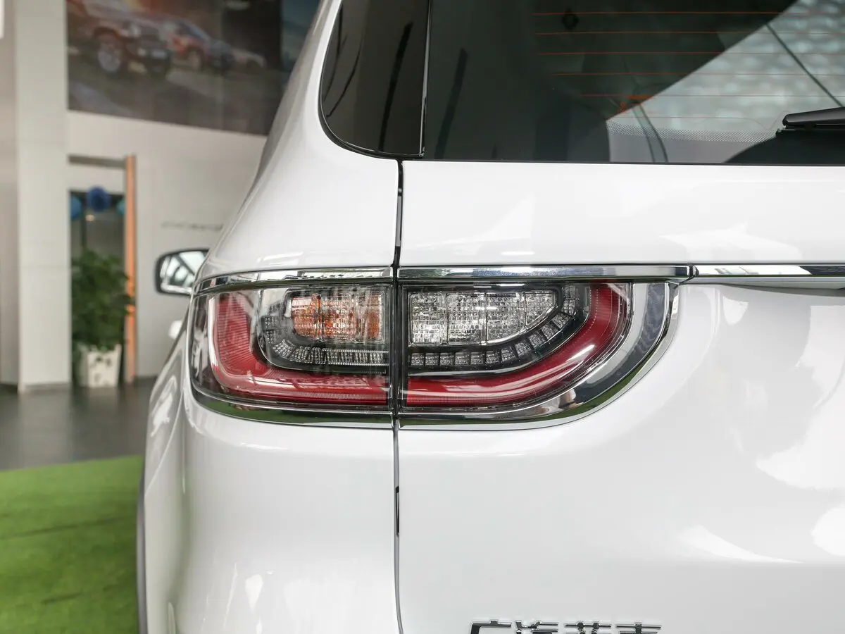 Jeep Grand Commander I (K8) Внедорожник 5 дв. — сүрөт 11