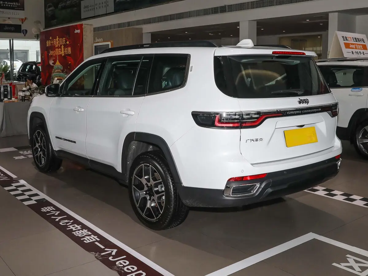 Jeep Grand Commander I (K8) Рестайлинг Внедорожник 5 дв. — сүрөт 4