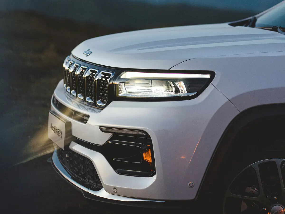 Jeep Grand Commander I (K8) Рестайлинг Внедорожник 5 дв. — сүрөт 7