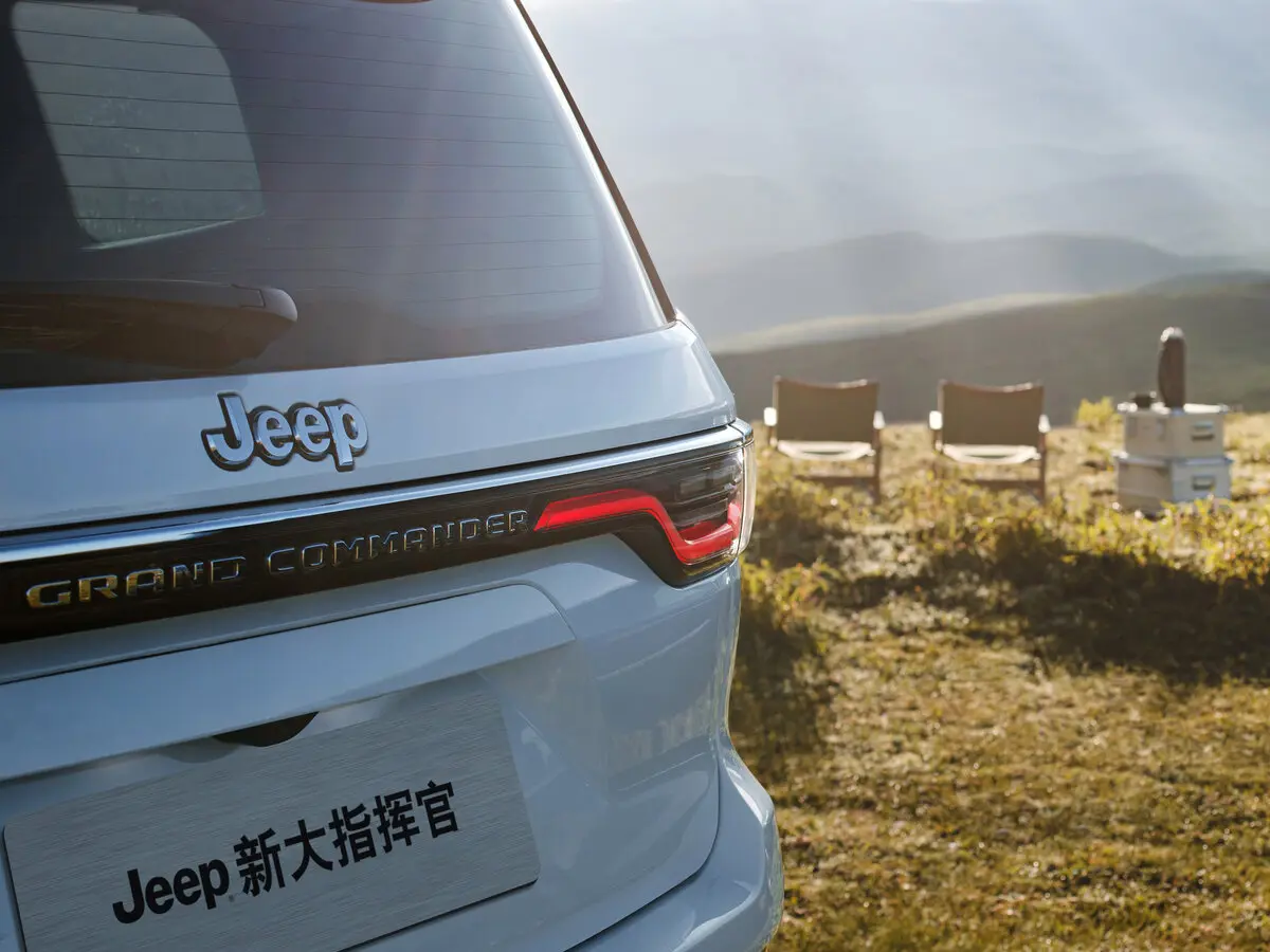 Jeep Grand Commander I (K8) Рестайлинг Внедорожник 5 дв. — сүрөт 8
