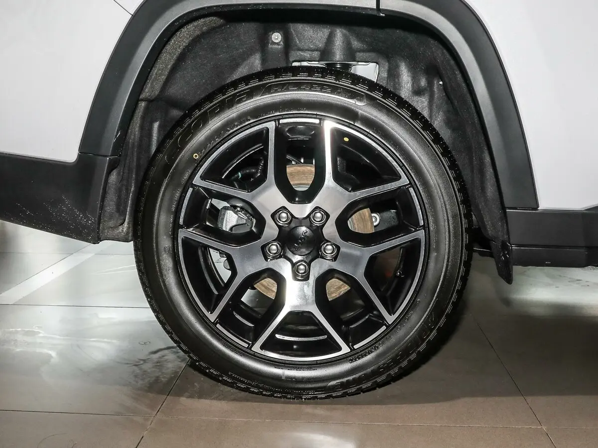 Jeep Grand Commander I (K8) Рестайлинг Внедорожник 5 дв. — сүрөт 9