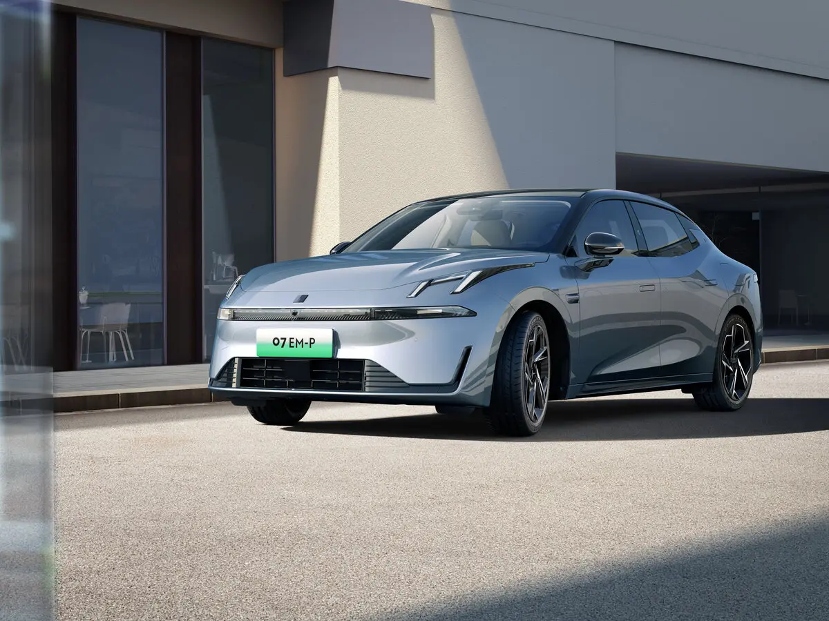Lynk & Co 07 I