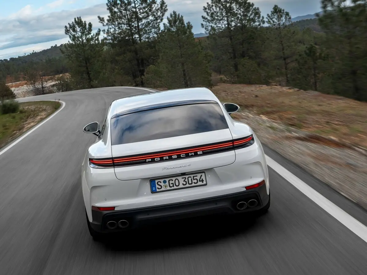 Porsche Panamera III Лифтбек Executive — сүрөт 3