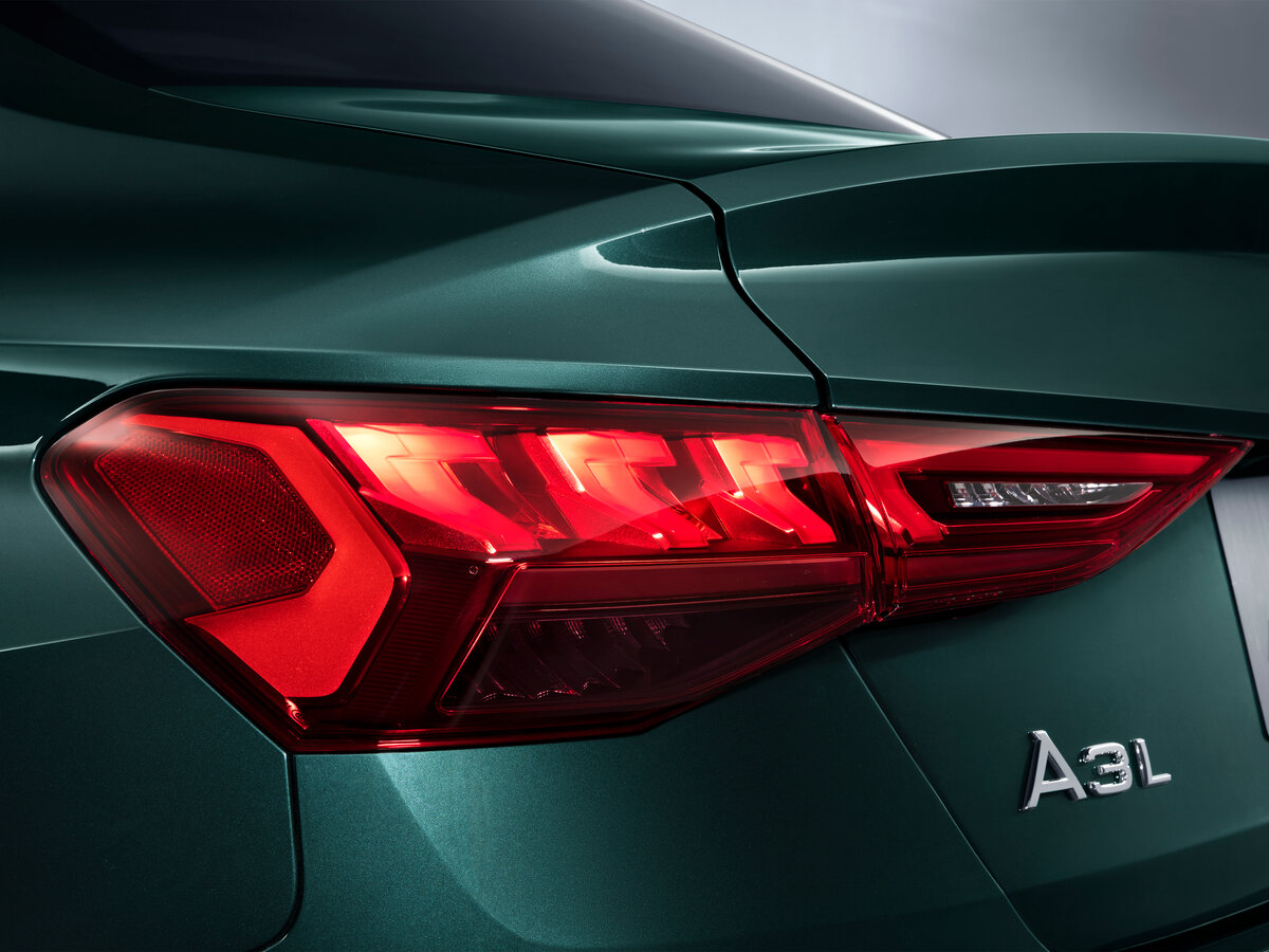Audi A3 IV (8Y) Седан L — фото 12