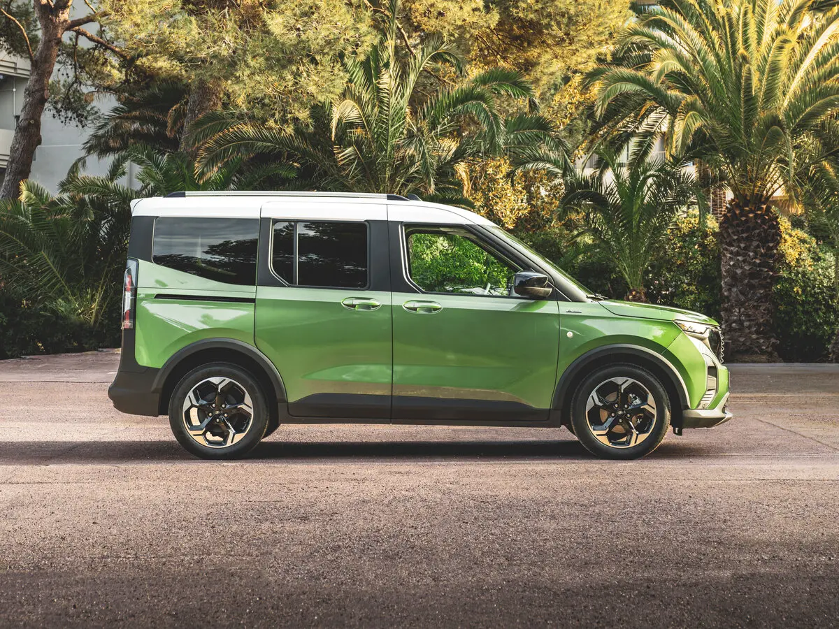Ford Tourneo Courier II Компактвэн — сүрөт 3