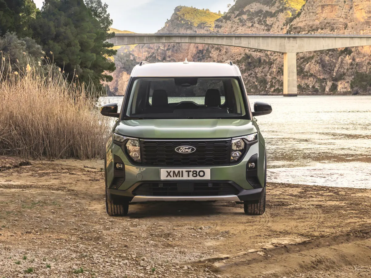 Ford Tourneo Courier II Компактвэн — сүрөт 4