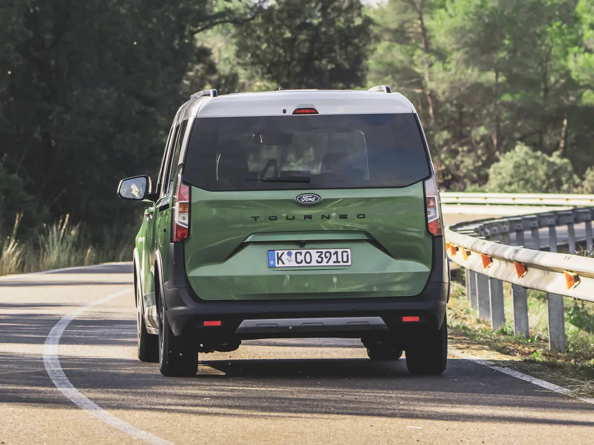 Ford Tourneo Courier II Компактвэн — сүрөт 5