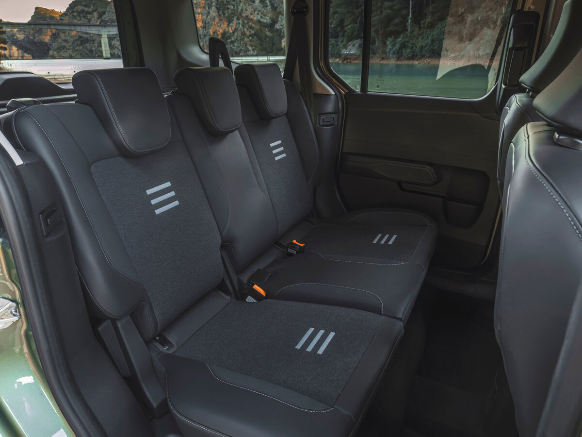 Ford Tourneo Courier II Компактвэн — фото 12