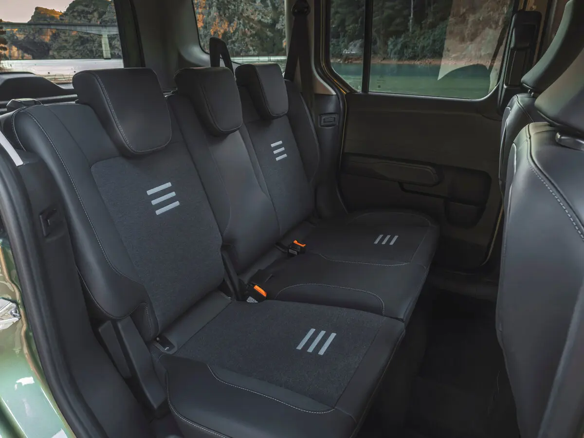 Ford Tourneo Courier II Компактвэн — сүрөт 12