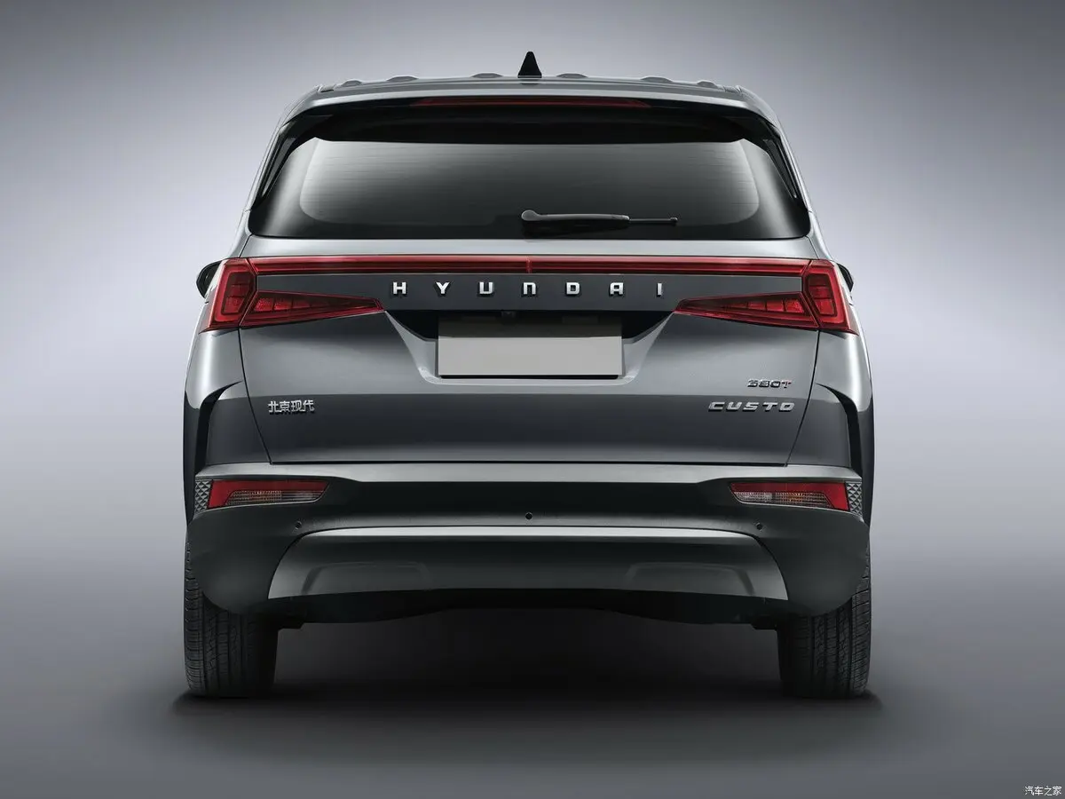 Hyundai Custin 2021 – н.в. Минивэн — photo 4