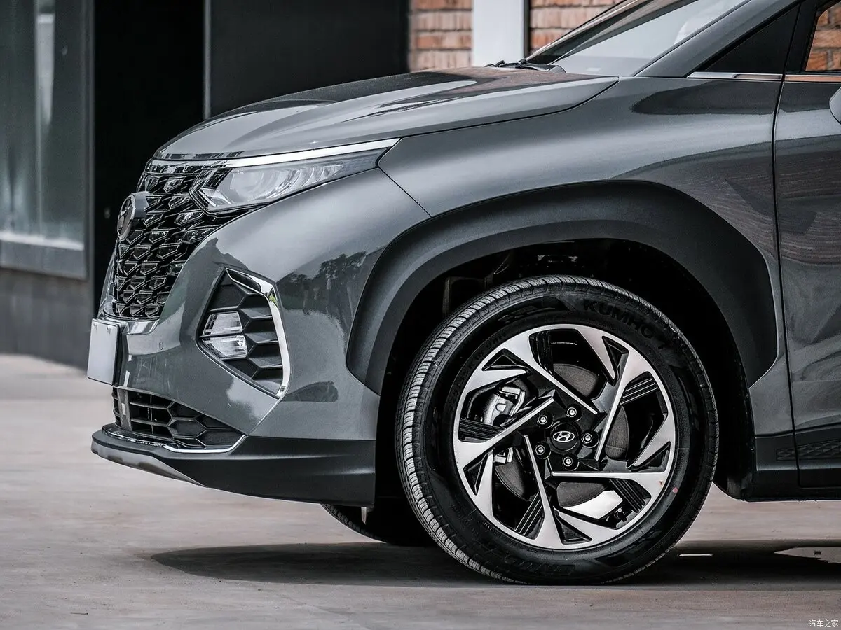 Hyundai Custin 2021 – н.в. Минивэн — photo 14