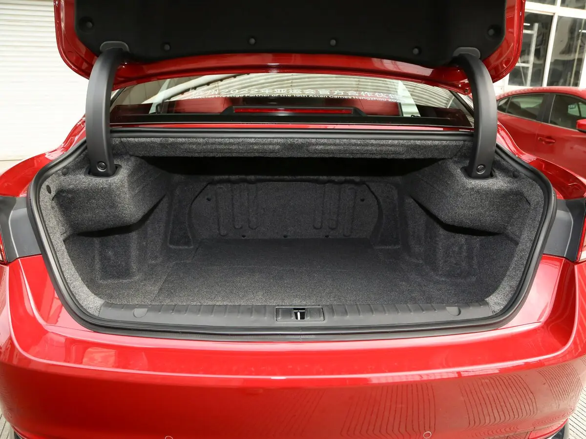 Geely GC9 I Рестайлинг Седан — сүрөт 12