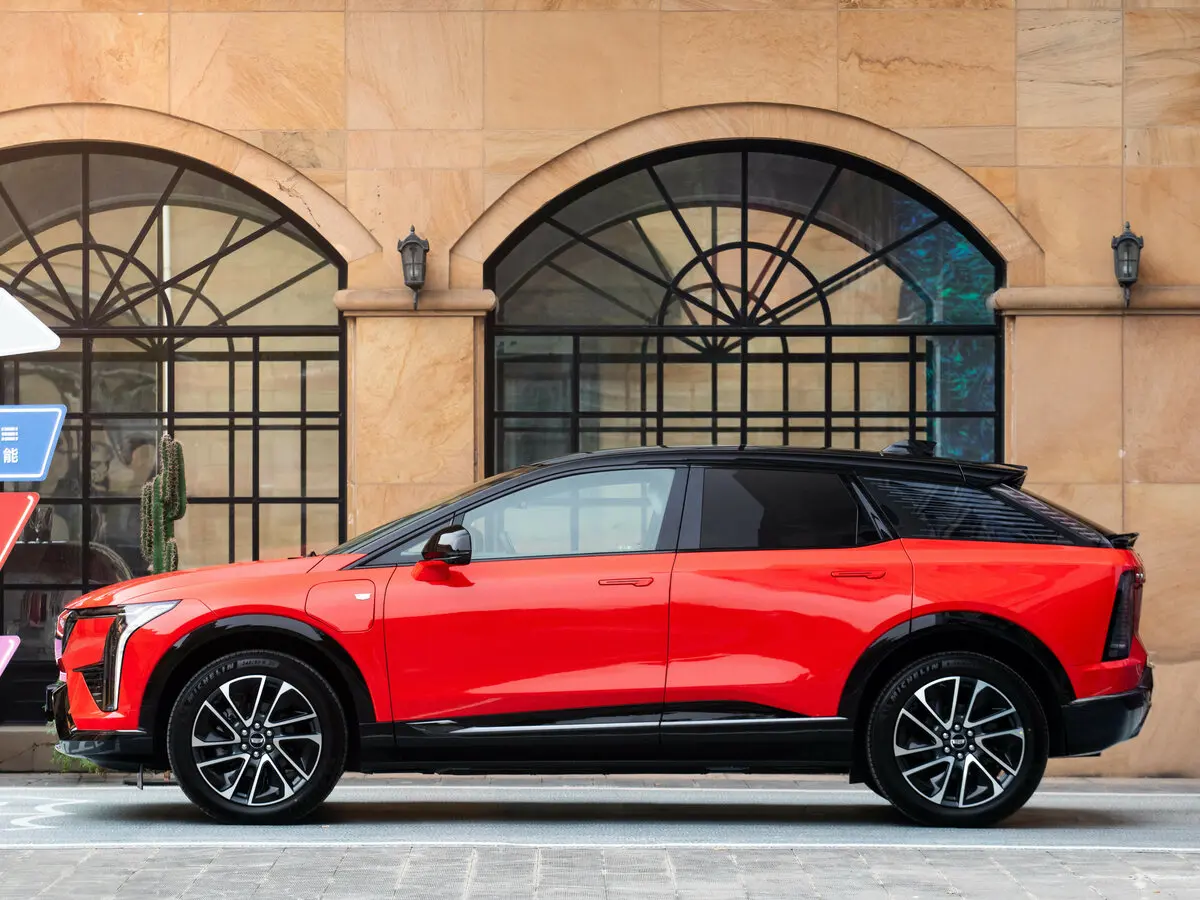 Cadillac Optiq 2024 – н.в. Внедорожник 5 дв. — сүрөт 2