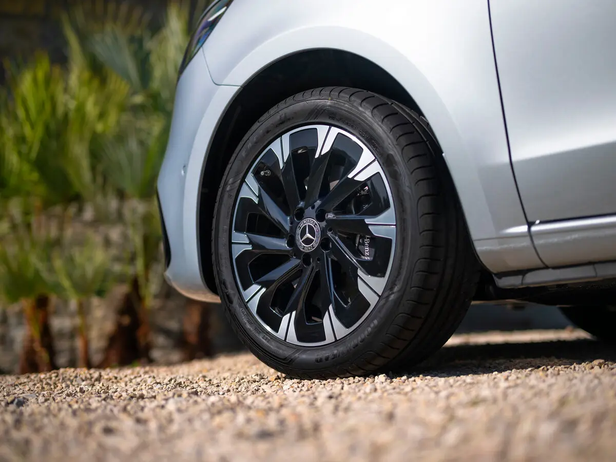 Mercedes-Benz V-Класс III (W447) Рестайлинг 2 Минивэн Compact — сүрөт 17