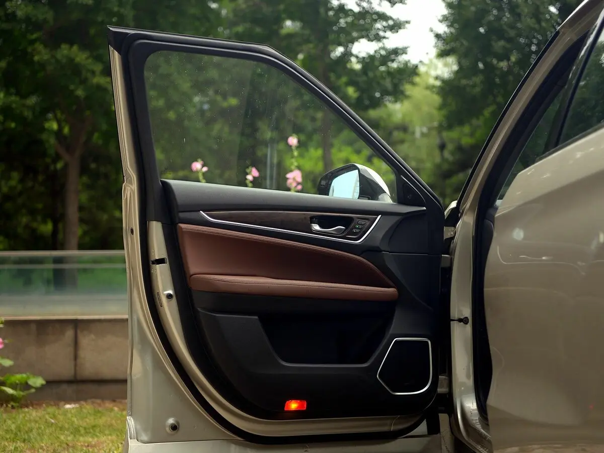 Honda UR-V I Внедорожник 5 дв. — photo 11