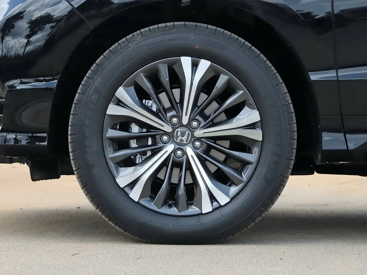 Honda UR-V I Рестайлинг Внедорожник 5 дв. — сүрөт 12