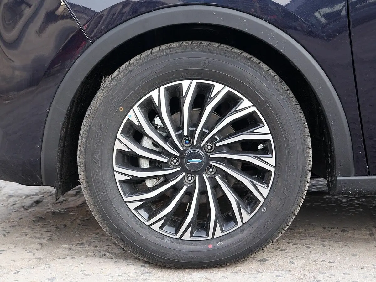 Oshan Cosmos 2019 – 2022 Минивэн — photo 20