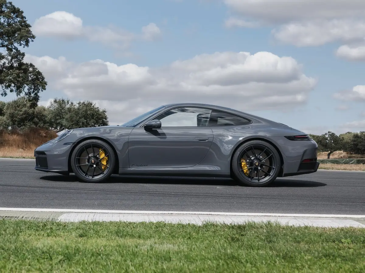Porsche 911 VIII (992) Рестайлинг Купе — сүрөт 2