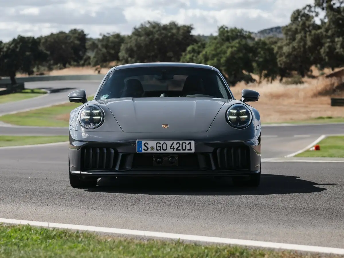 Porsche 911 VIII (992) Рестайлинг Купе — сүрөт 3
