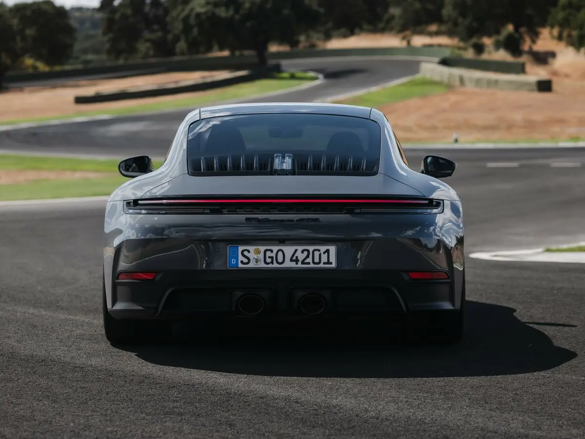 Porsche 911 VIII (992) Рестайлинг Купе — сүрөт 4