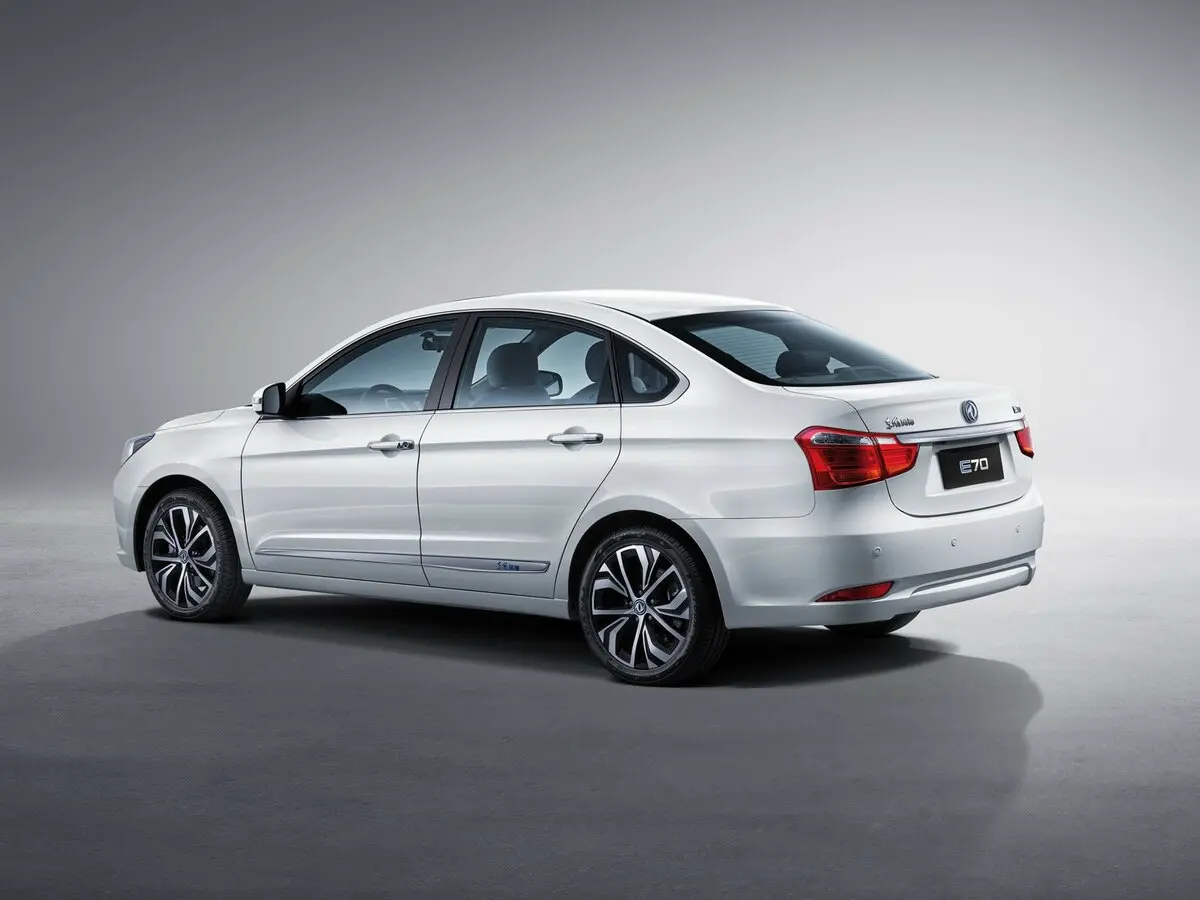 Dongfeng Aeolus E70 I Седан — photo 3