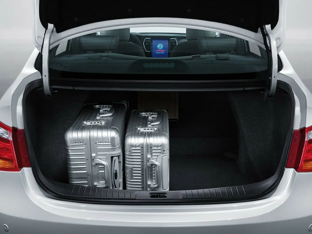 Dongfeng Aeolus E70 I Седан — photo 7