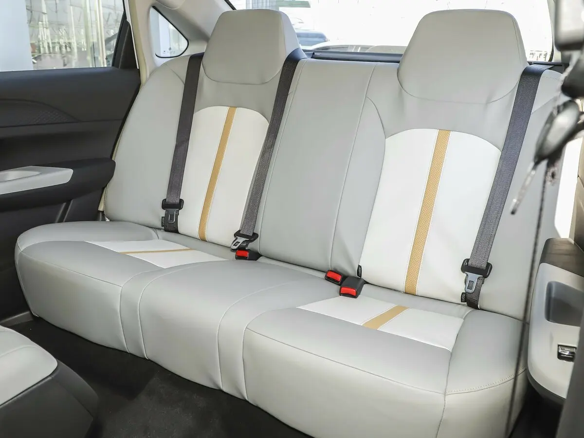 Dongfeng Aeolus E70 I (Pro) Рестайлинг Седан — 照片 3